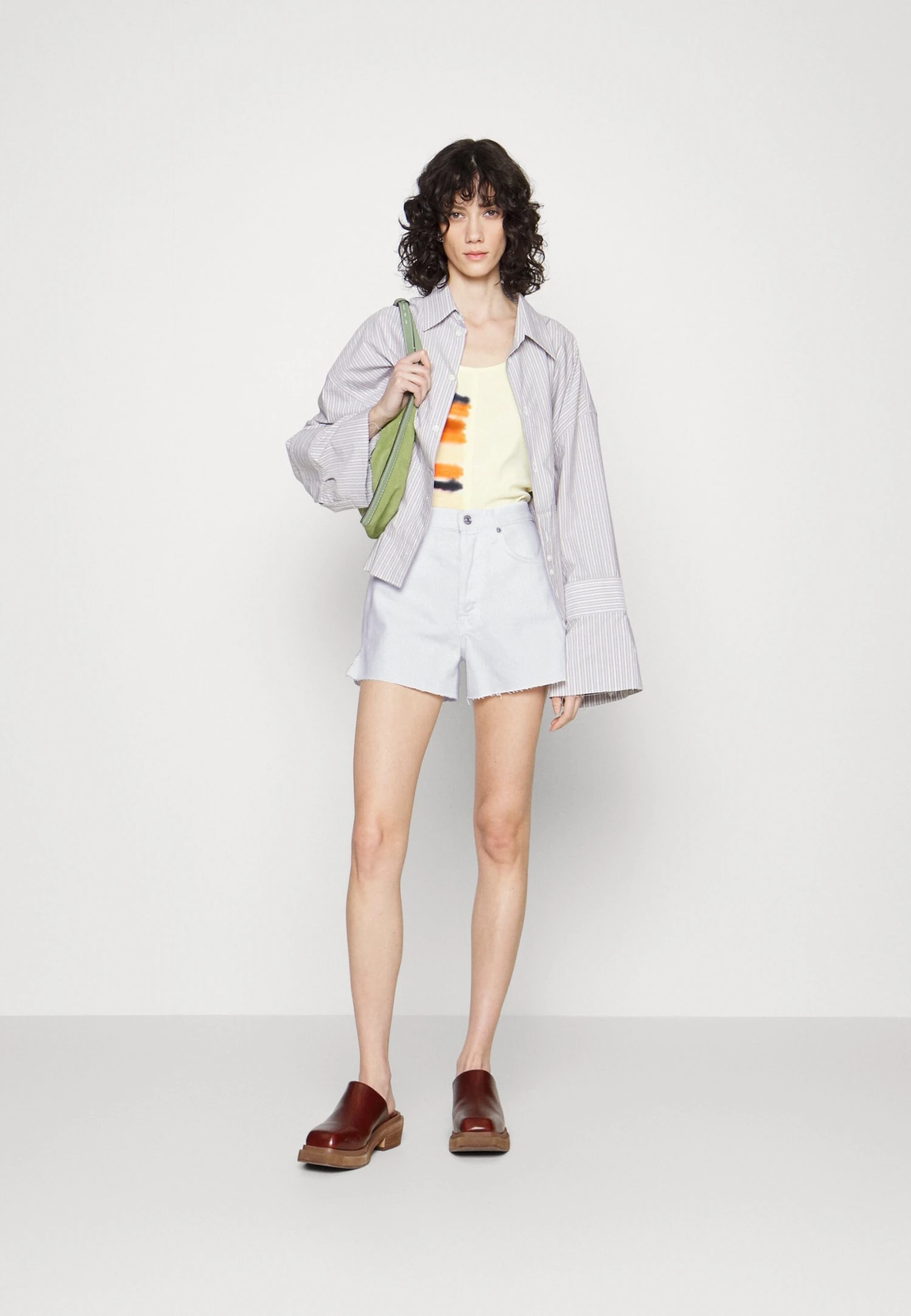 7 For All Mankind Easy Ruby Yacht - Shorts Vaqueros - White 2 7 For All Mankind Easy Ruby Yacht - Shorts Vaqueros - White - Imagen 2