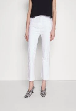 7 For All Mankind Slim Kick Optic - Vaqueros Boyfriend - White