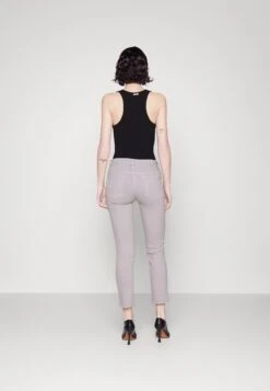 7 For All Mankind Roxanne Ankle Colored Stretch - Pantalones - Pink -7 For All Mankind 2b54f224eedc4b12a09ecfdc43fd6099