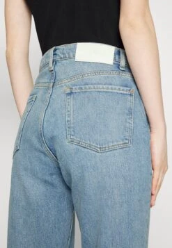 7 For All Mankind Logan Stovepipe Air Wash - Vaqueros Rectos - Light Blue -7 For All Mankind 3829b9fbe82b4f5c9efa02fa8450d643