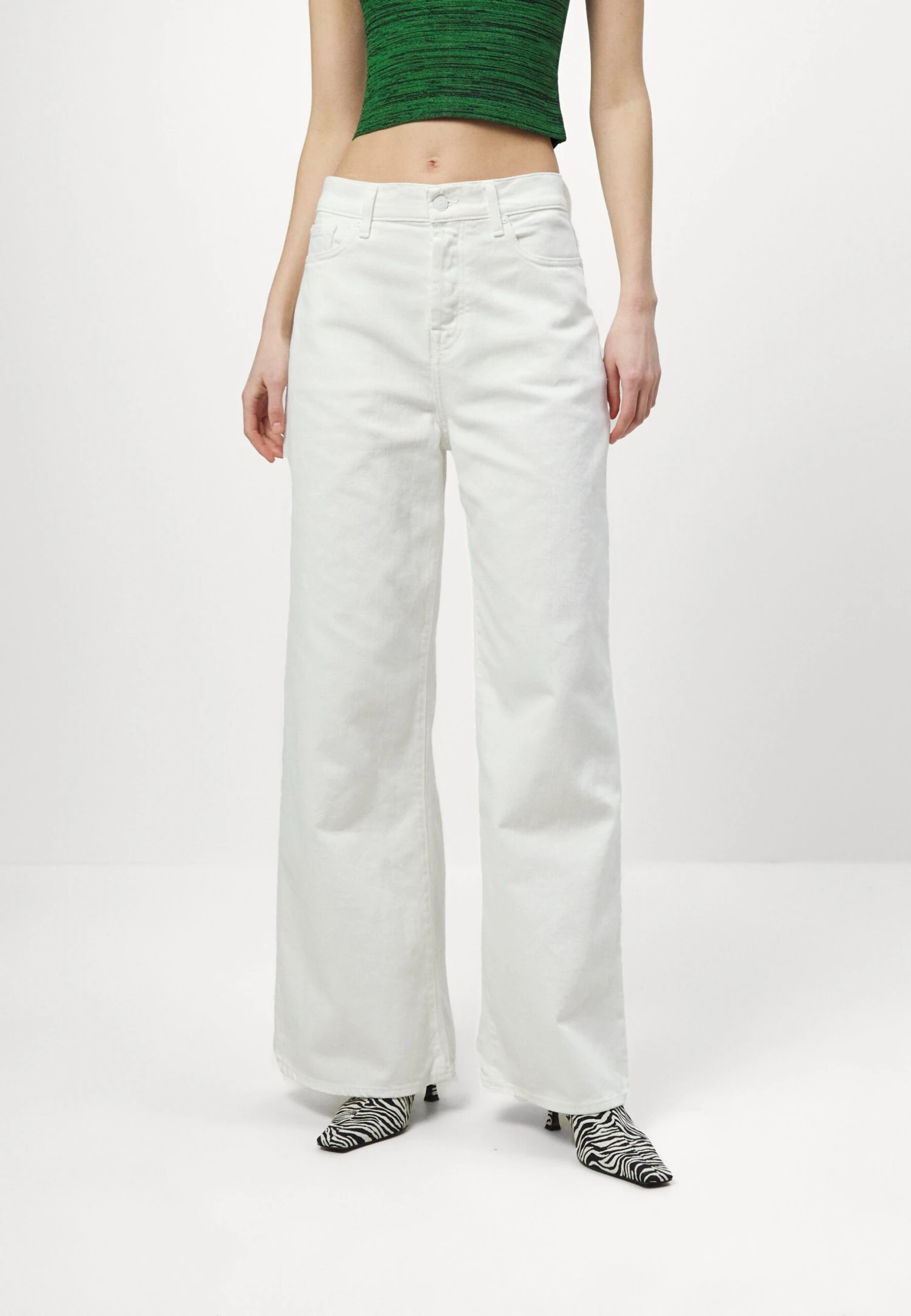 7 For All Mankind Zoey Milk - Vaqueros Rectos - White 1 7 For All Mankind Zoey Milk - Vaqueros Rectos - White