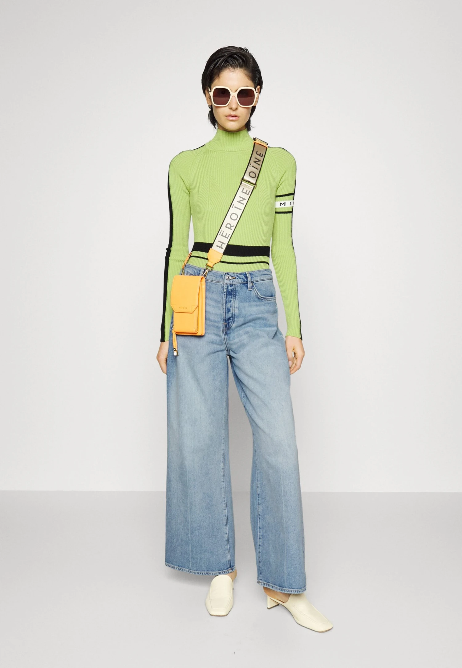 7 For All Mankind Zoey Air Wash - Vaqueros Rectos - Light Blue 2 7 For All Mankind Zoey Air Wash - Vaqueros Rectos - Light Blue - Imagen 2