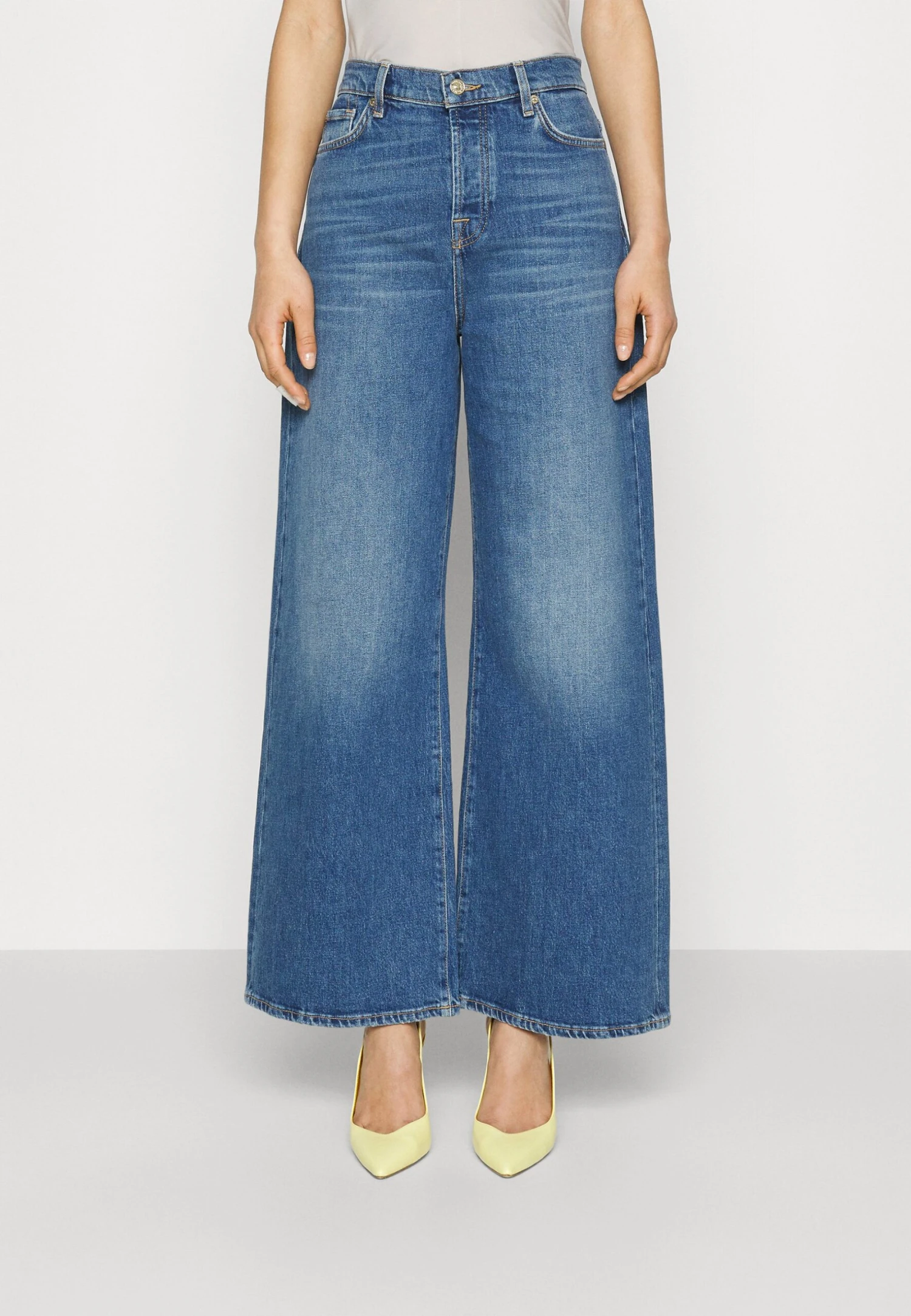 7 For All Mankind Zoey Explorer - Vaqueros Boyfriend - Blue Denim 1 7 For All Mankind Zoey Explorer - Vaqueros Boyfriend - Blue Denim