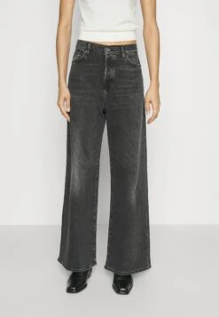 7 For All Mankind Zoey Licorice - Vaqueros A Campana - Black
