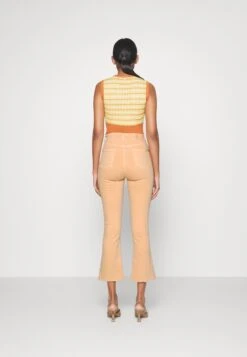 7 For All Mankind Slim Kick Colored - Vaqueros A Campana - Orange 8 7 For All Mankind Slim Kick Colored - Vaqueros A Campana - Orange -7 For All Mankind da5efb17c3e14999af8fb343574953ef