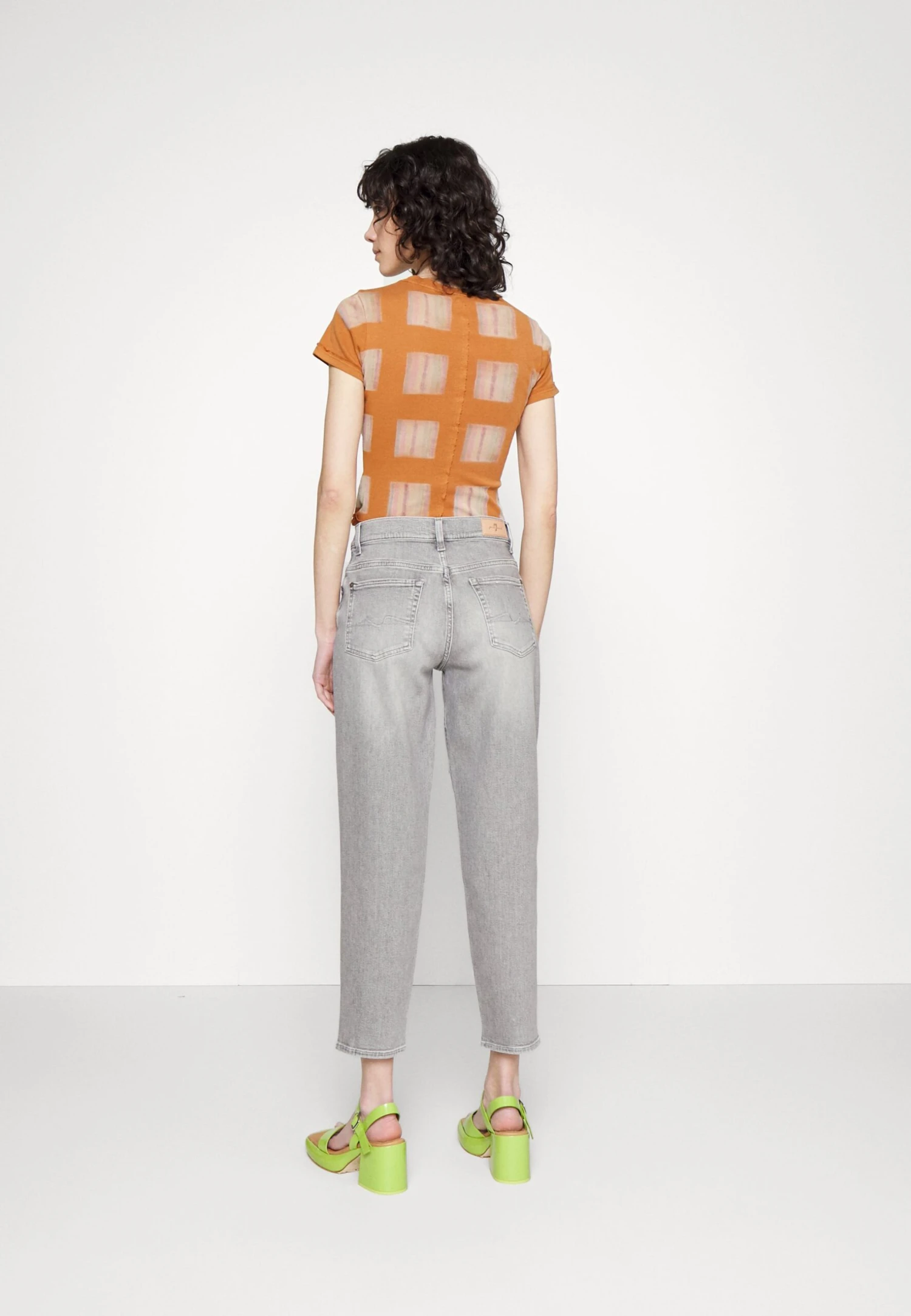 7 For All Mankind Malia Luxe Vintage Moonlit - Vaqueros Rectos - Grey 3 7 For All Mankind Malia Luxe Vintage Moonlit - Vaqueros Rectos - Grey - Imagen 3